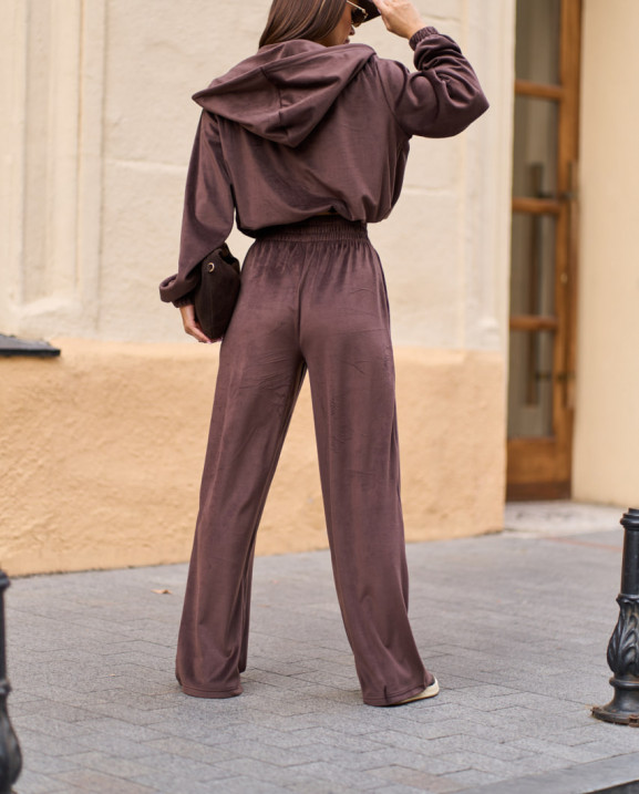 93 Спортивний костюм з велюра на затяжках з вишивкою